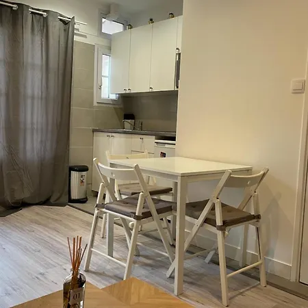 Διαμέρισμα Studio In The Heart Of *